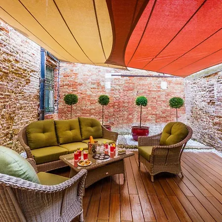 Corte Della Palma Superb Venetian Garden Apartment Venice