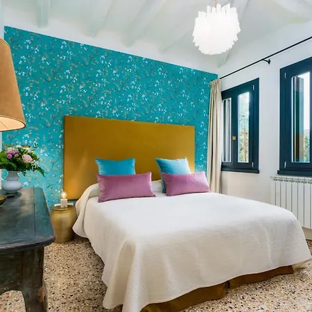Corte Della Palma Superb Venetian Garden Apartment Venice